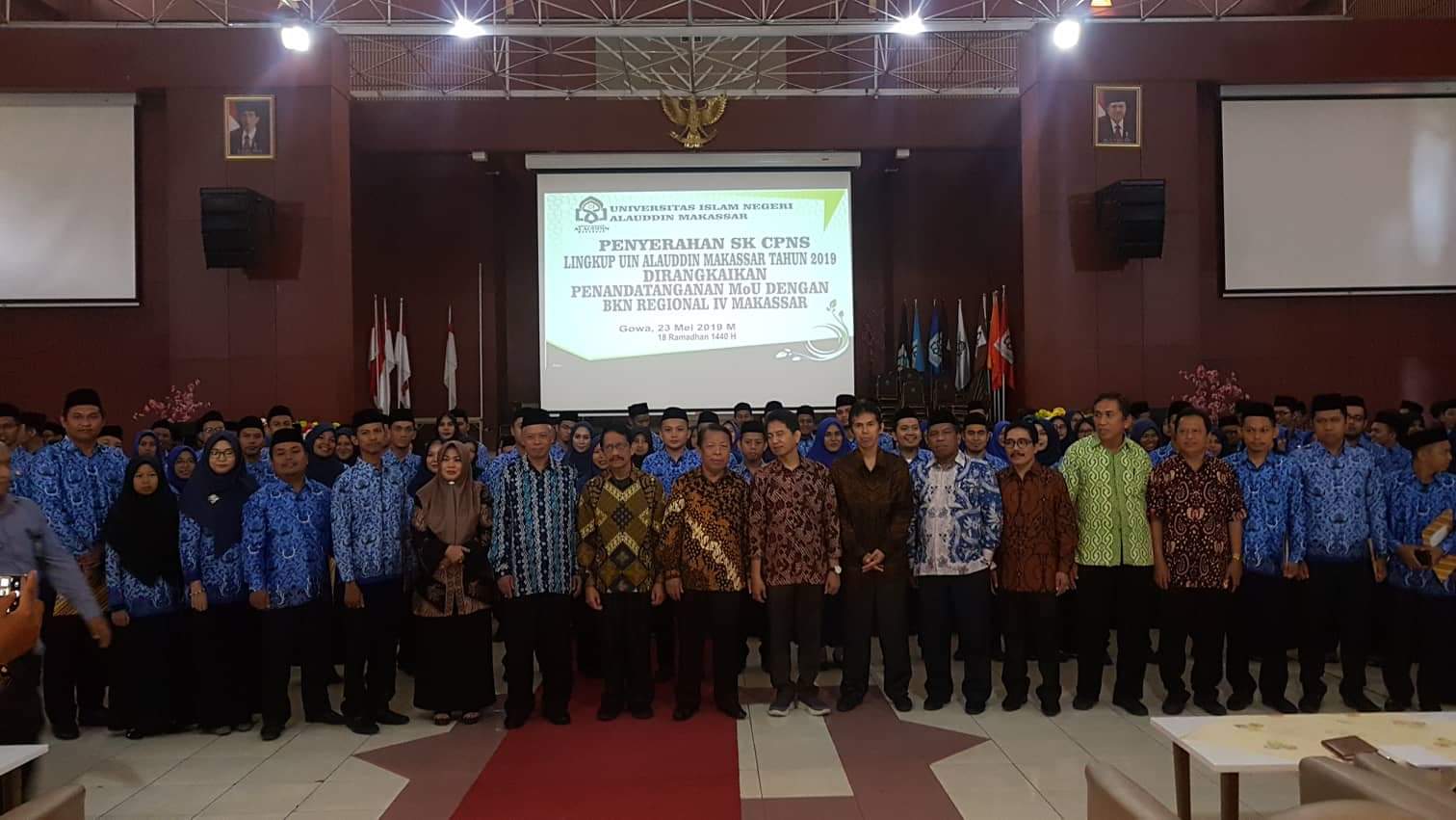 Gambar Rektor Serahkan 252 SK CPNS UIN Alauddin